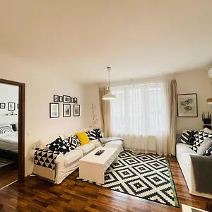 Peony Szekely Mihaly - Free Garage Apartament