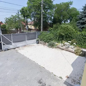 Hi-bp Garden Batsanyi Tiny House Near The Train With Free Parking Apartament